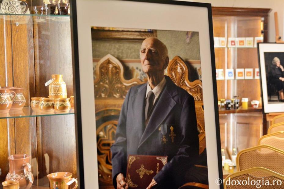 Pro Vita Iași: Expoziție de fotografie dedicată poveștilor de viață, la Librăria Doxologia