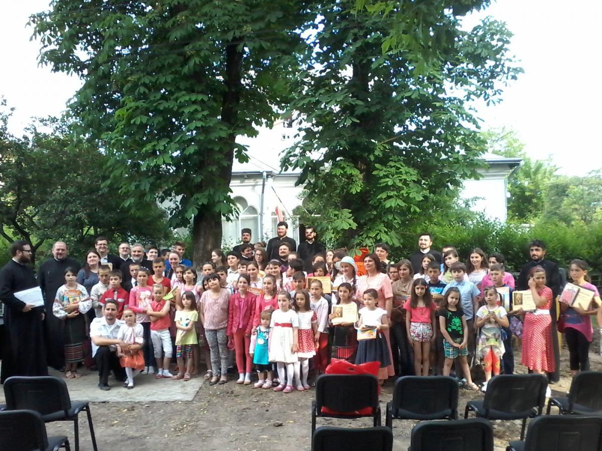 Poză de grup cu toți participanții ediției din 1 iunie 2015 Poză de grup cu toți participanții ediției din 1 iunie 2015