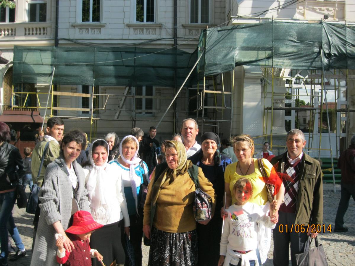 După marșul la viață am avut bucuria să ne închinăm la moaștele Sfintei Cuvioasa Parascheva 