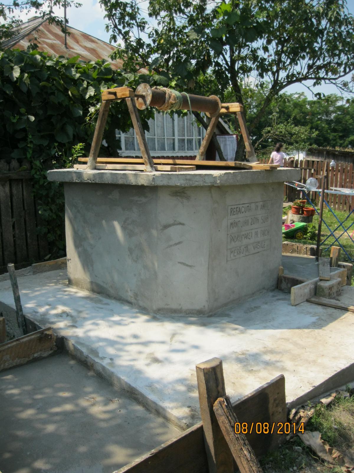 fantana - casa parohială