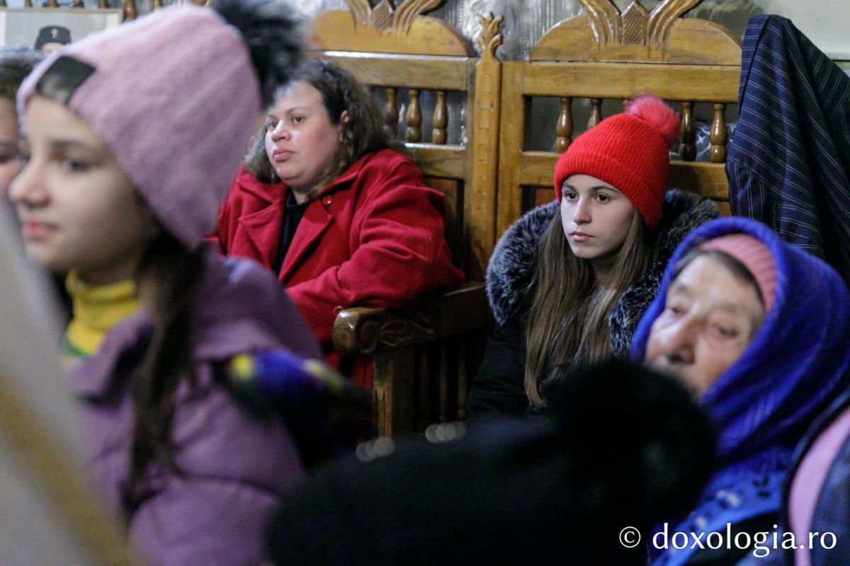 Slujba Litiei la hramul parohiei Bâcu / Foto: pr. Silviu Cluci