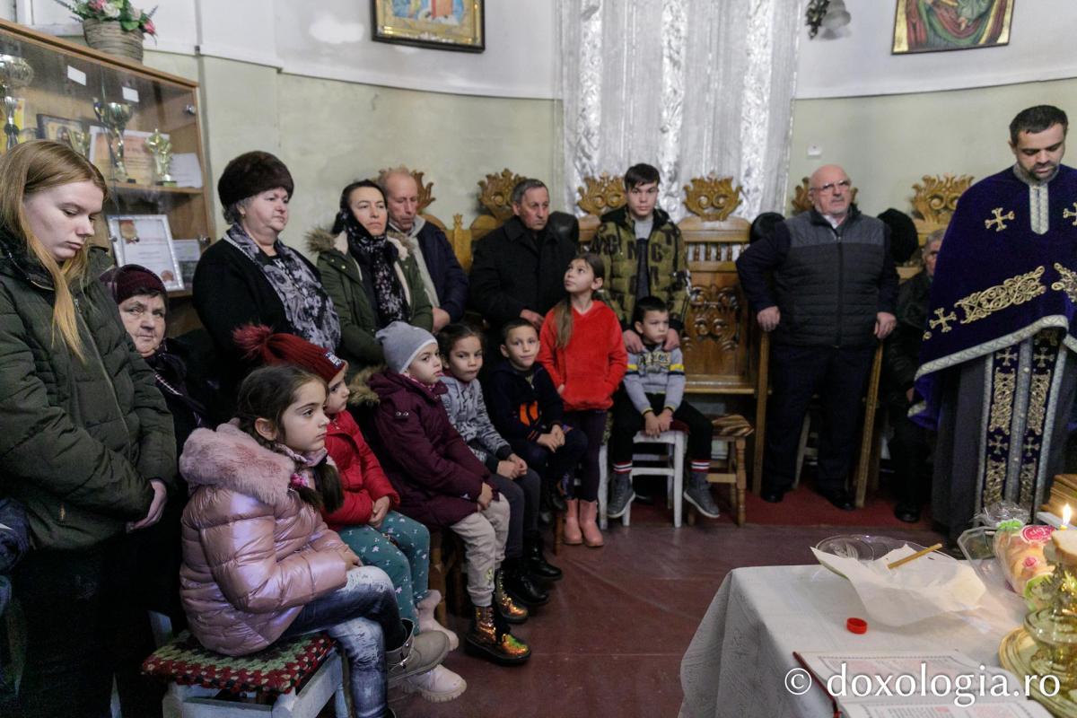 Slujba Litiei la hramul parohiei Bâcu / Foto: pr. Silviu Cluci